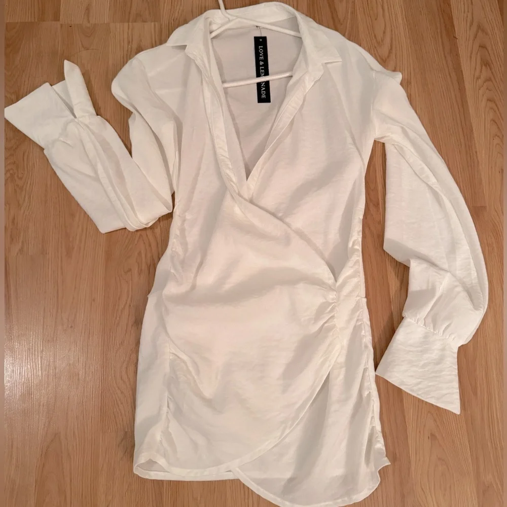 NEW - Picture 2 of 2
